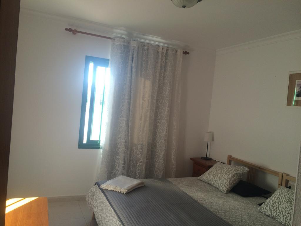 Alhambra Apartamentos 蒂亚斯 客房 照片