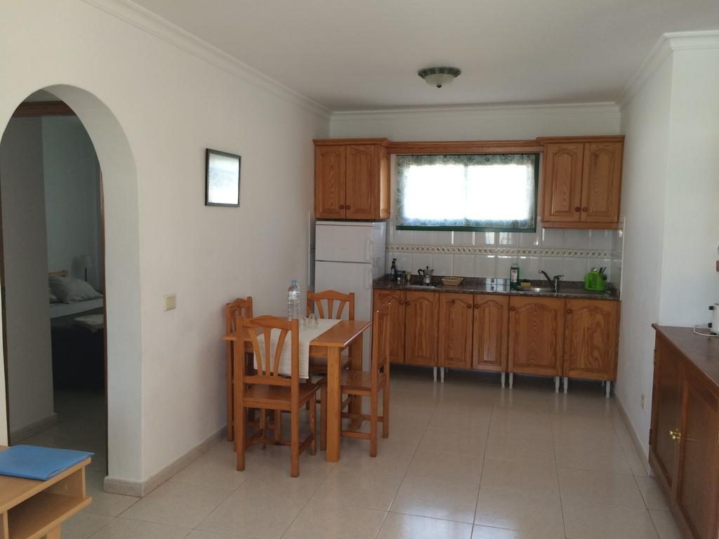 Alhambra Apartamentos 蒂亚斯 外观 照片