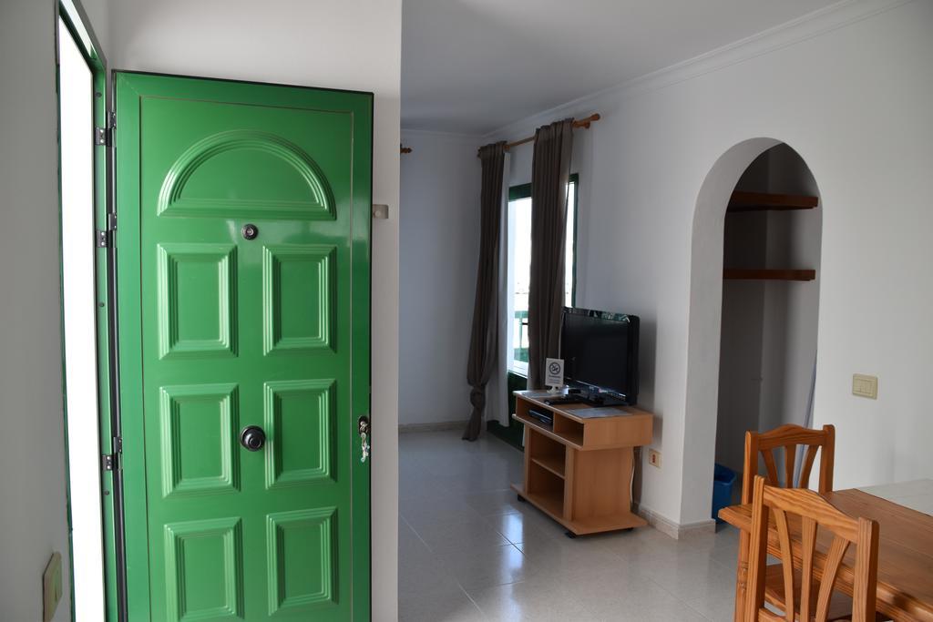 Alhambra Apartamentos 蒂亚斯 外观 照片