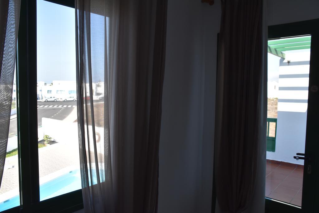 Alhambra Apartamentos 蒂亚斯 外观 照片