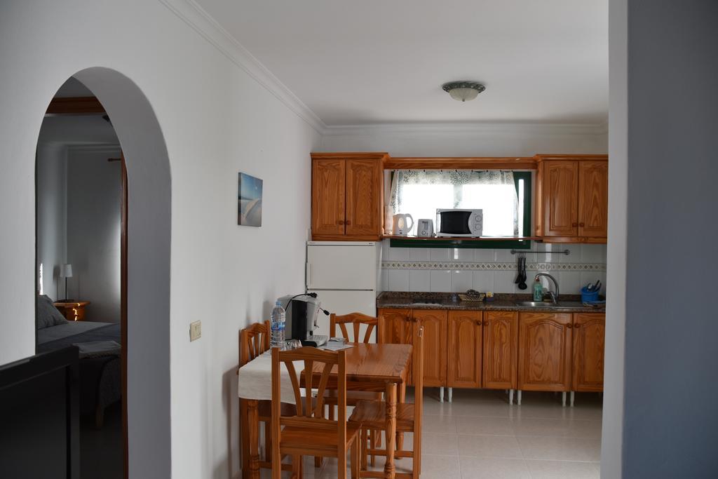 Alhambra Apartamentos 蒂亚斯 外观 照片