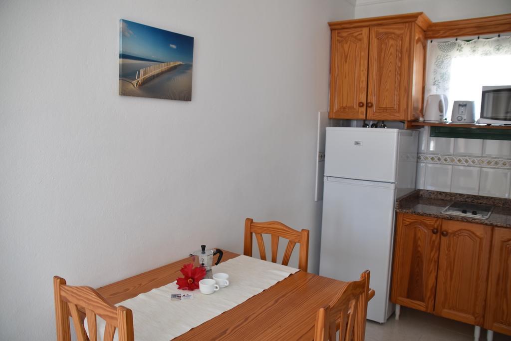 Alhambra Apartamentos 蒂亚斯 外观 照片