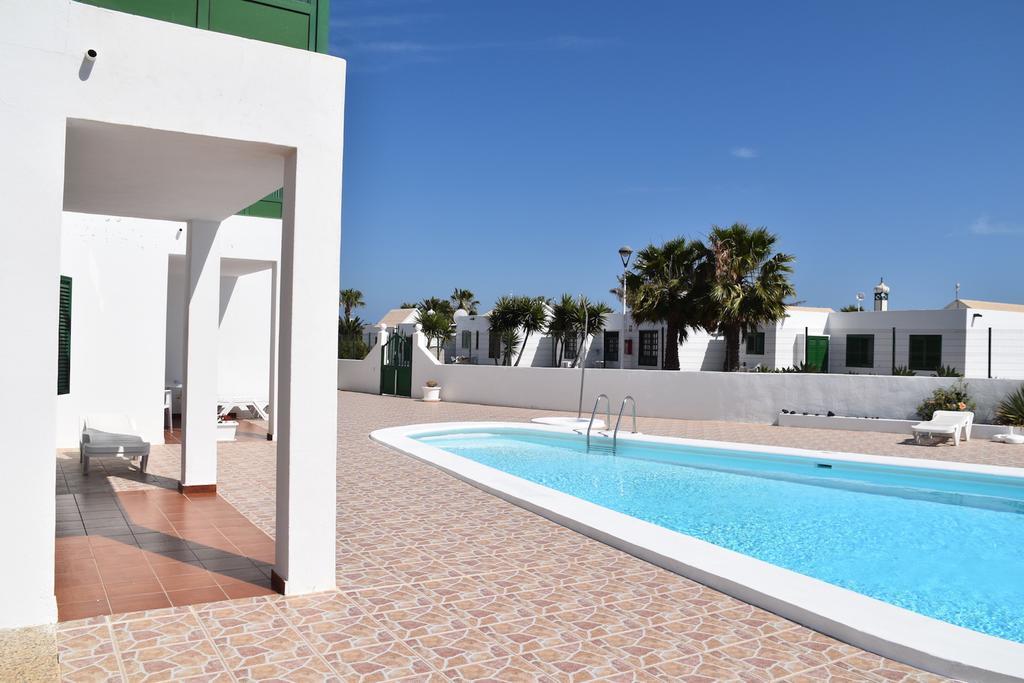 Alhambra Apartamentos 蒂亚斯 外观 照片