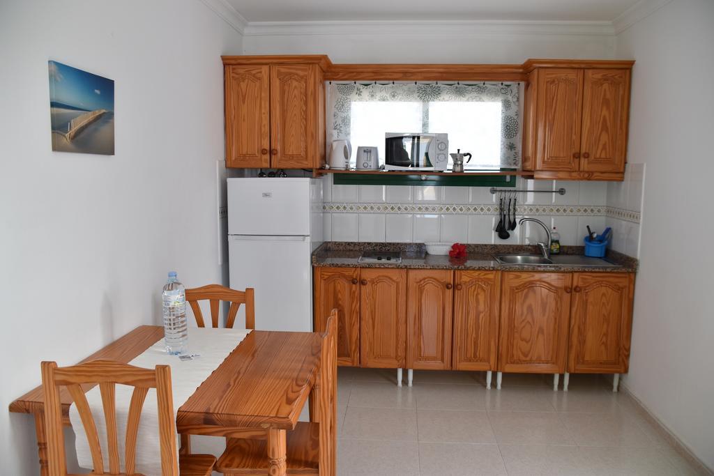 Alhambra Apartamentos 蒂亚斯 外观 照片