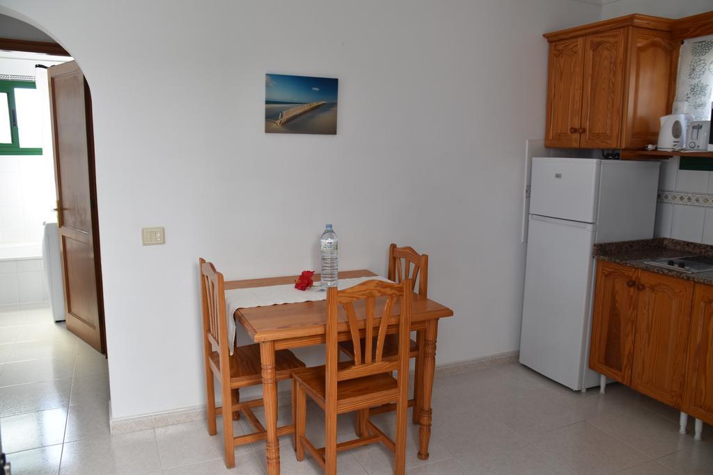 Alhambra Apartamentos 蒂亚斯 外观 照片