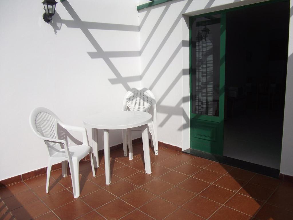 Alhambra Apartamentos 蒂亚斯 外观 照片