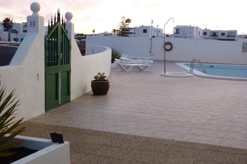 Alhambra Apartamentos 蒂亚斯 外观 照片