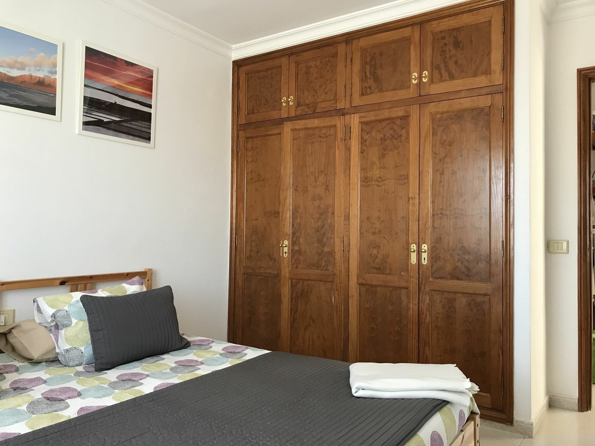 Alhambra Apartamentos 蒂亚斯 外观 照片